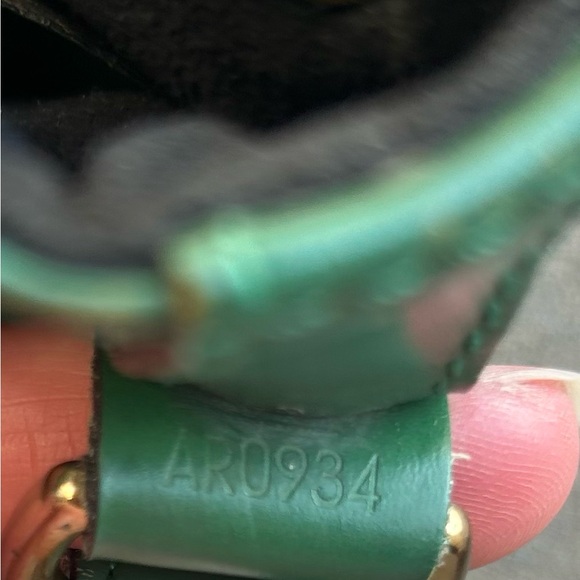 Vintage Louis Vuitton Epi Petit Noe - Picture 3 of 16